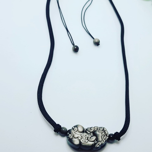 Gold Flashy Obsidian Pixiu Carving Unisex Necklace 🤩 - Picture 3 of 4